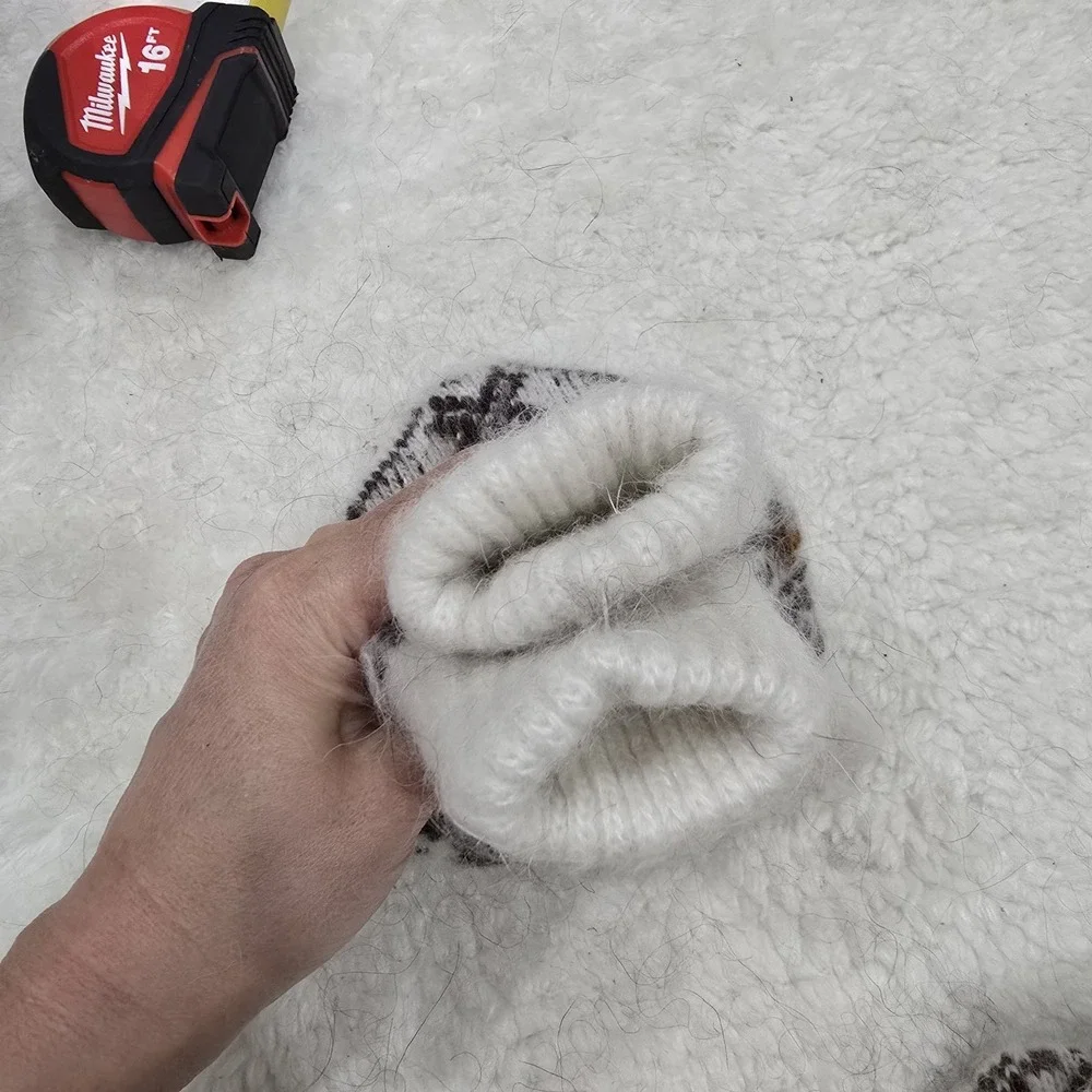 Handmade Goat Down Mittens Winter Warm Hand-Knitted Goat Hair Gloves White Brown